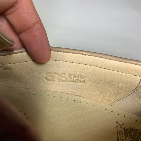 SAS Tan Beige Easy Slip On Toe Flats Women’s Size 9.5 N - Picture 11 of 14